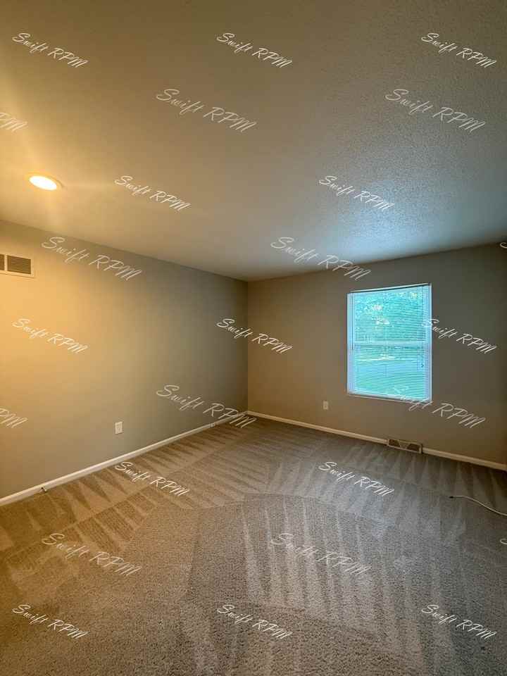 819 E Sheridan St #1 - Photo 6 of 17
