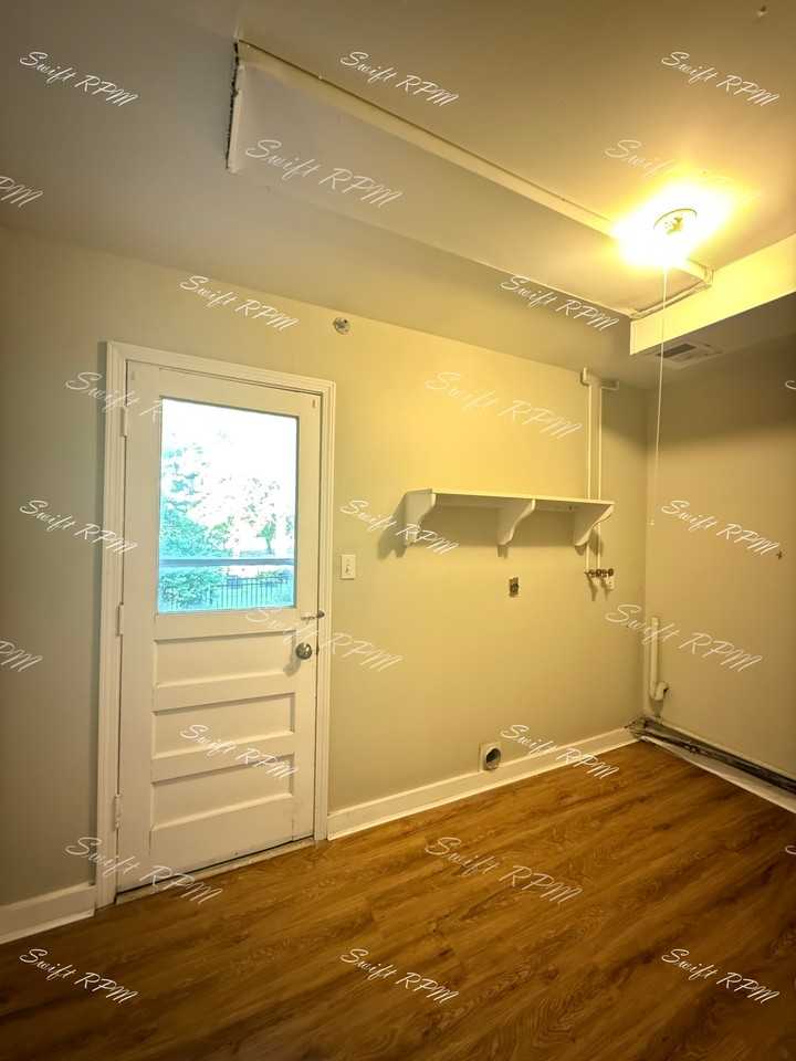819 E Sheridan St #1 - Photo 4 of 17
