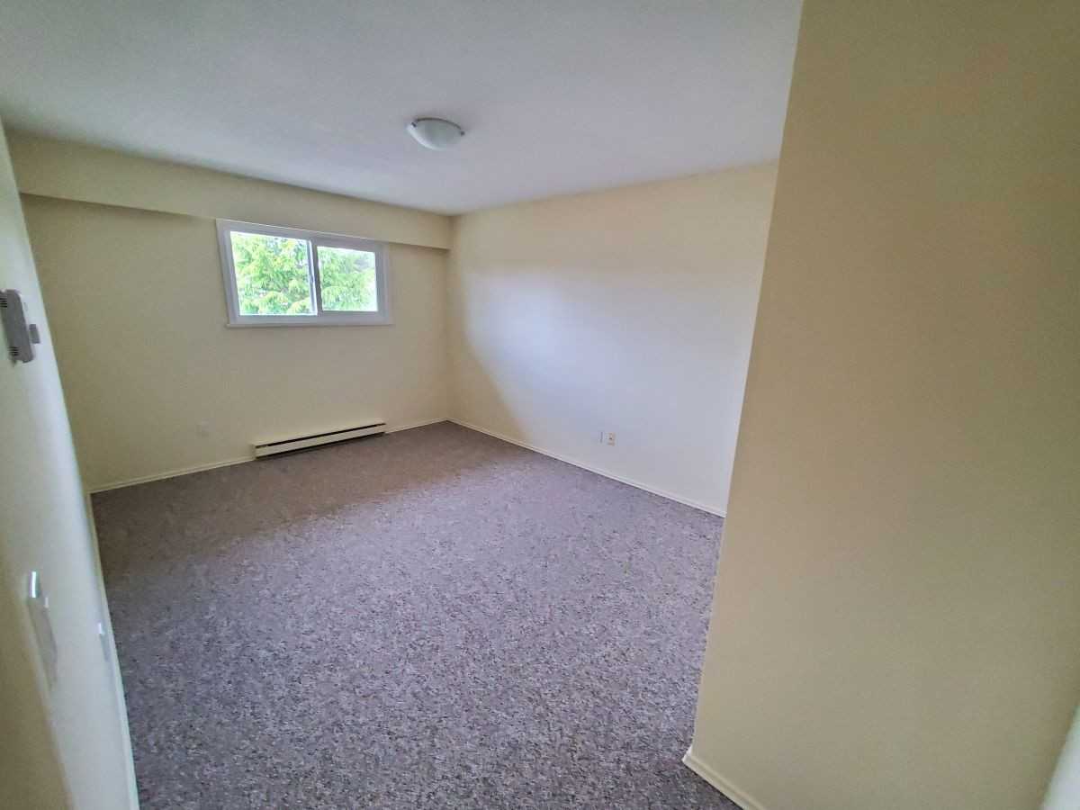1780 Forest Rd - Photo 6 of 15