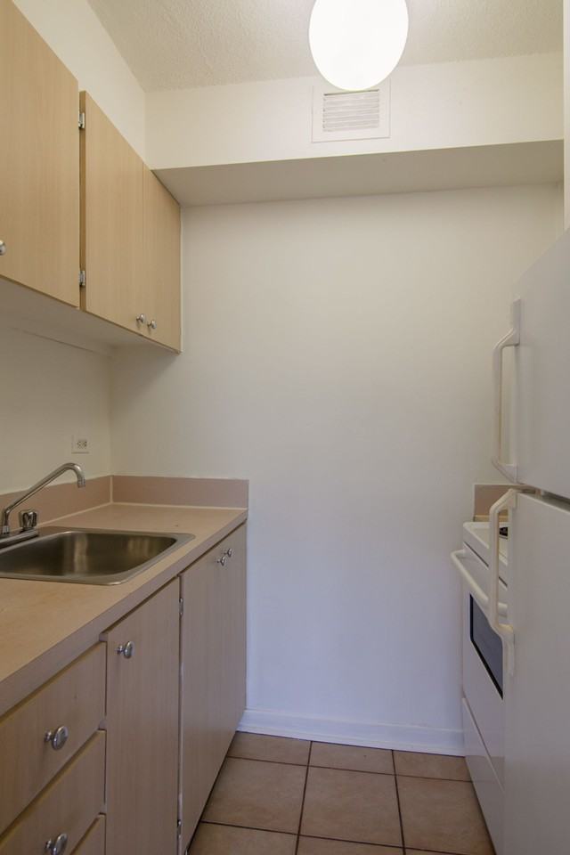 1975 Boul De Maisonneuve O — photo 2