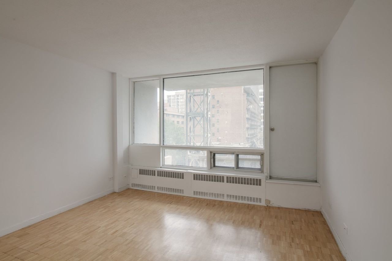 1975 Boul De Maisonneuve O — photo 3