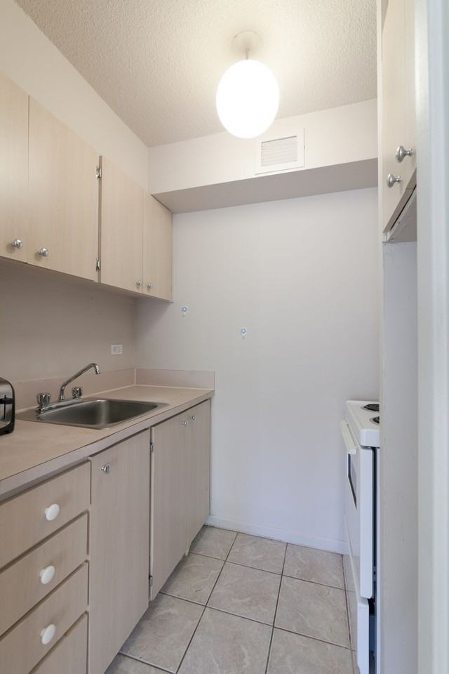 1975 Boul De Maisonneuve O — photo 3