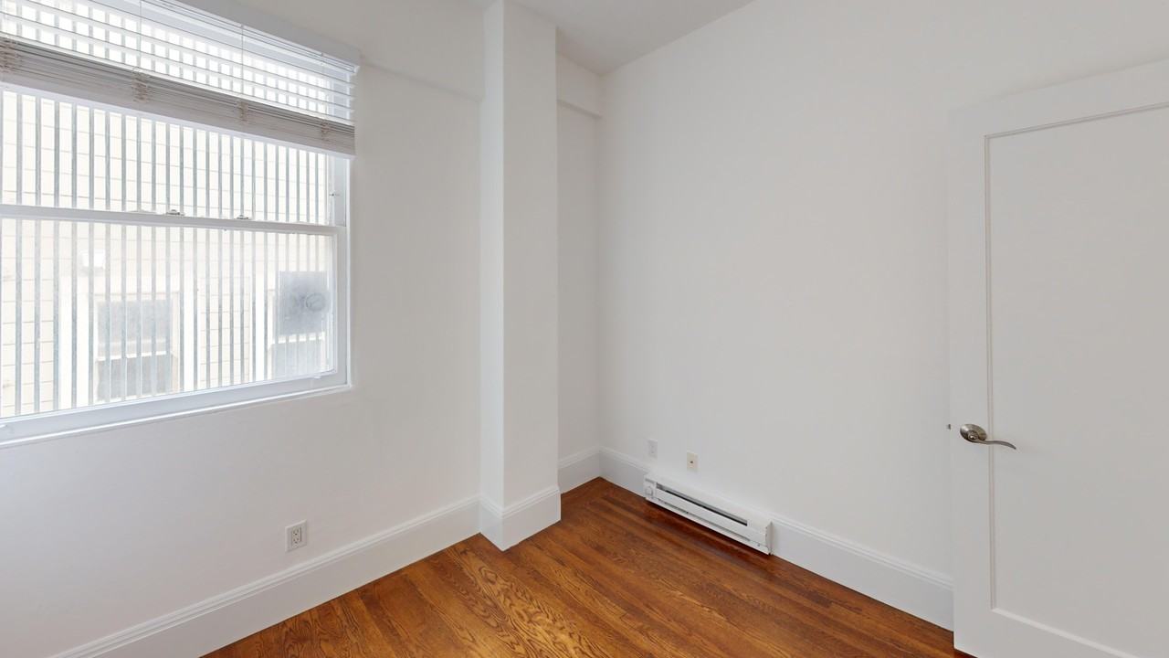 1520 Gough Street - Photo 3 of 34