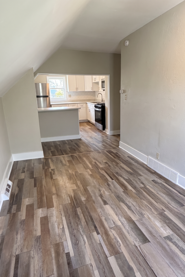 30 Abbottsford Pl #4 - Photo 4 of 5