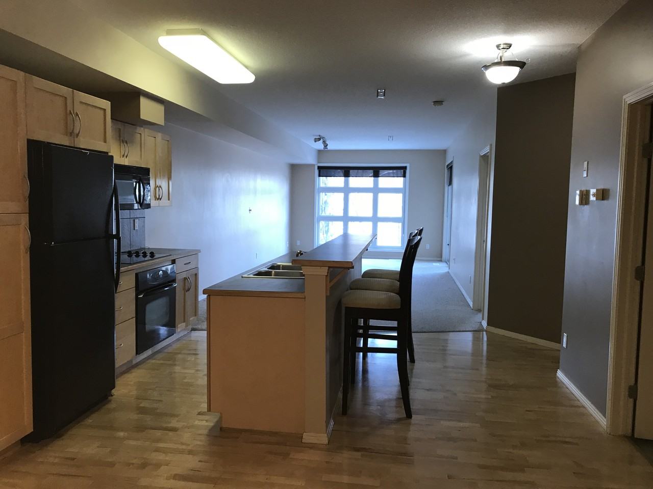 10407 122 Street - Photo 2 of 12