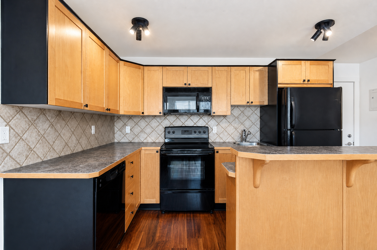 1129 Cameron Avenue SW (Cameron Heights) - Photo 5 of 16