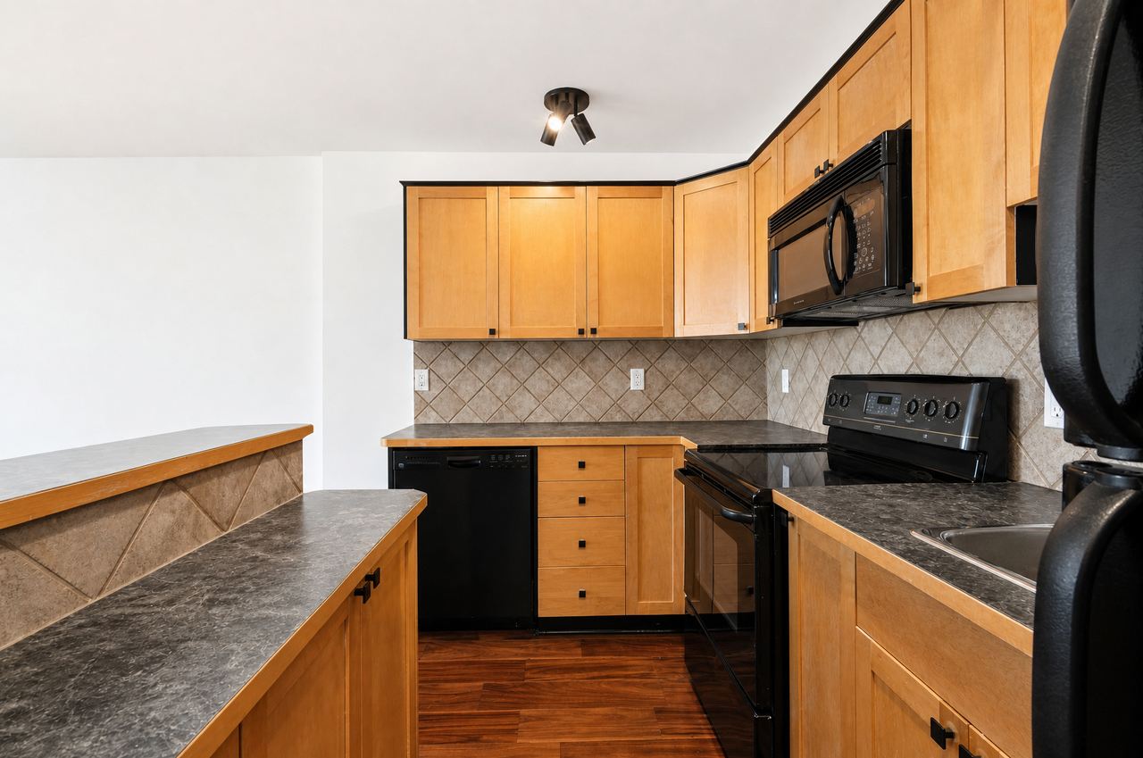 1129 Cameron Avenue SW (Cameron Heights) - Photo 7 of 16