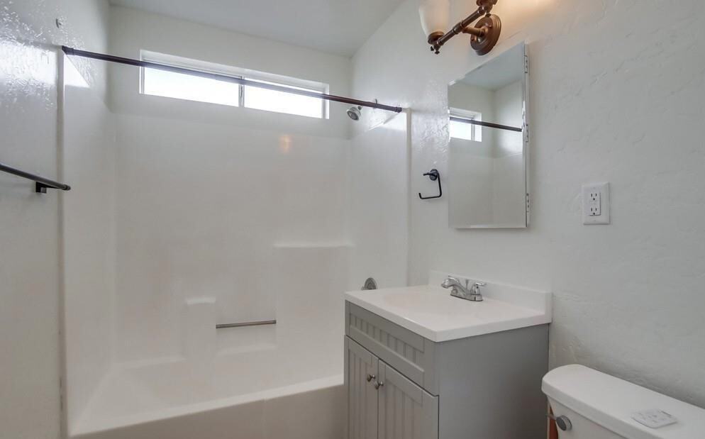 1122 11th St #1122 - Photo 5 of 9
