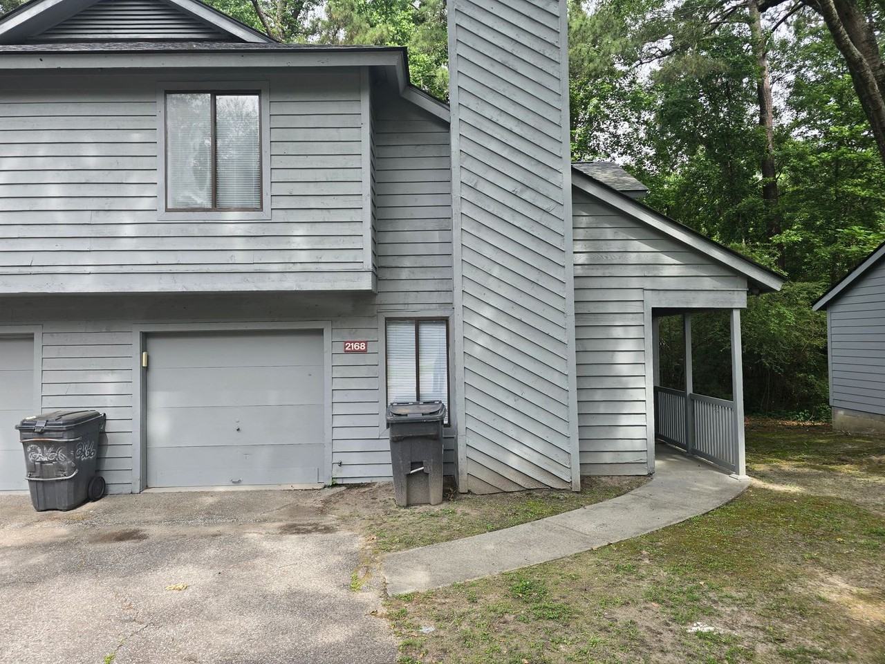 2168 Spoleto Ln E