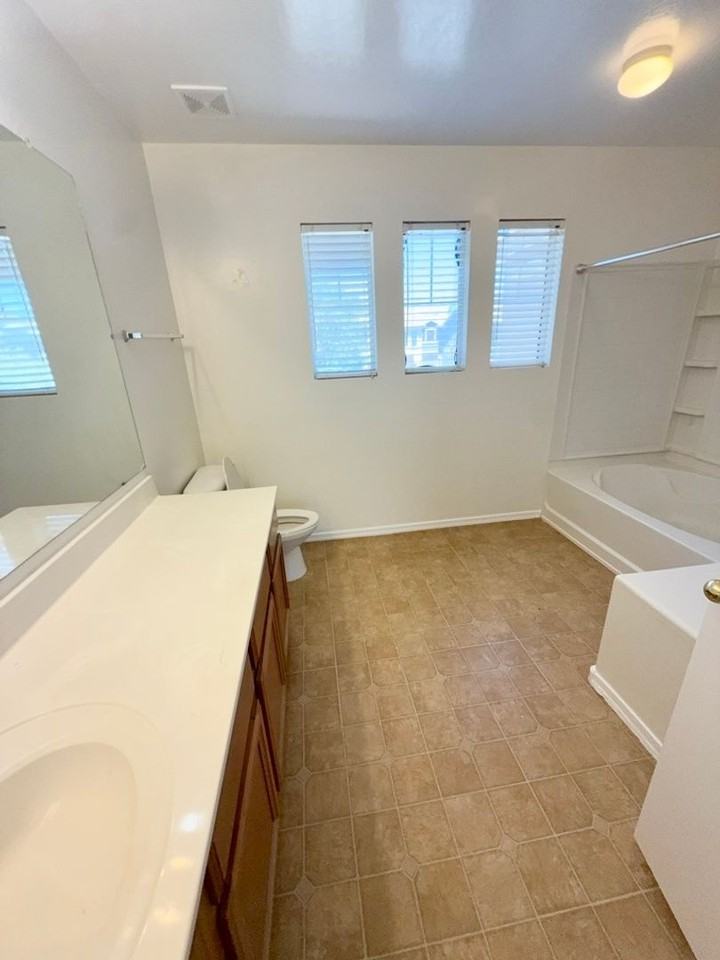 4237 E Windsor Dr - Photo 3 of 16