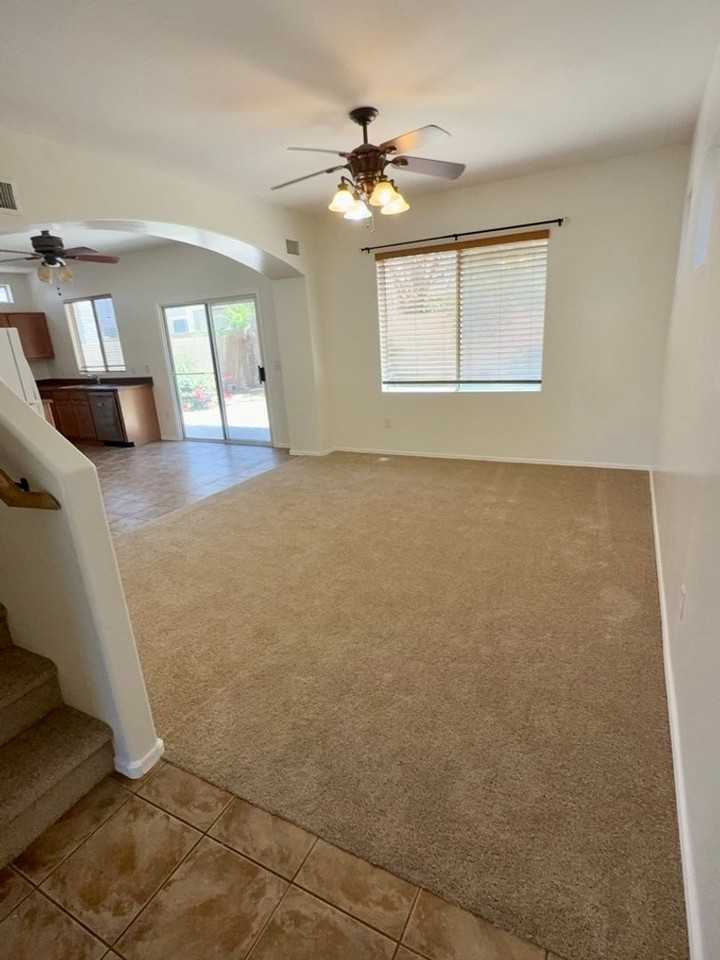 4237 E Windsor Dr - Photo 5 of 16
