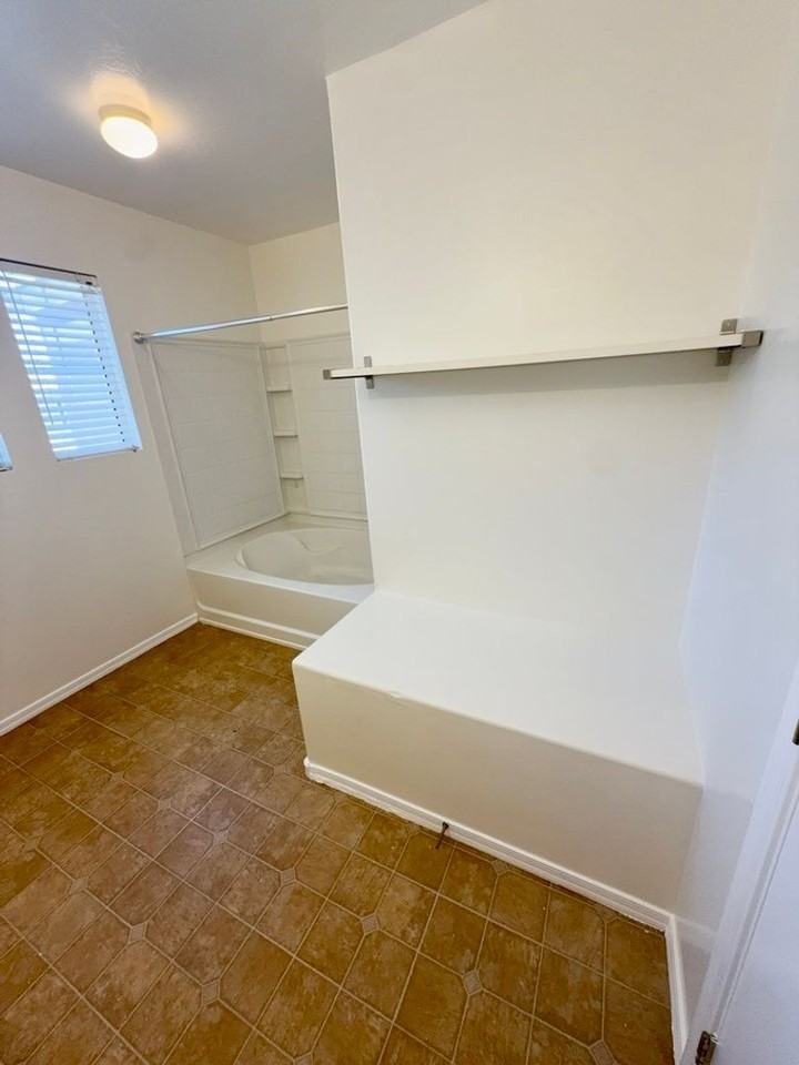 4237 E Windsor Dr - Photo 7 of 16