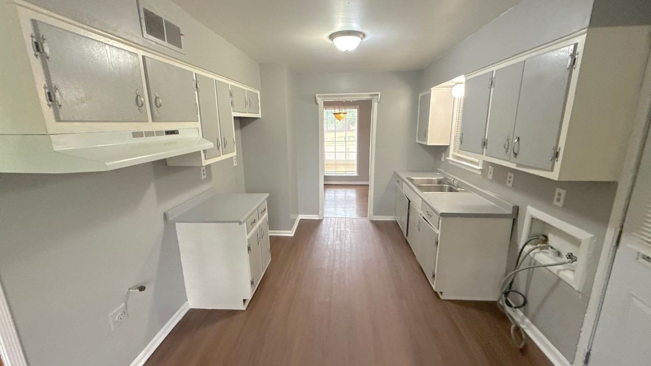 3338 Covington Pike - Photo 2 of 12