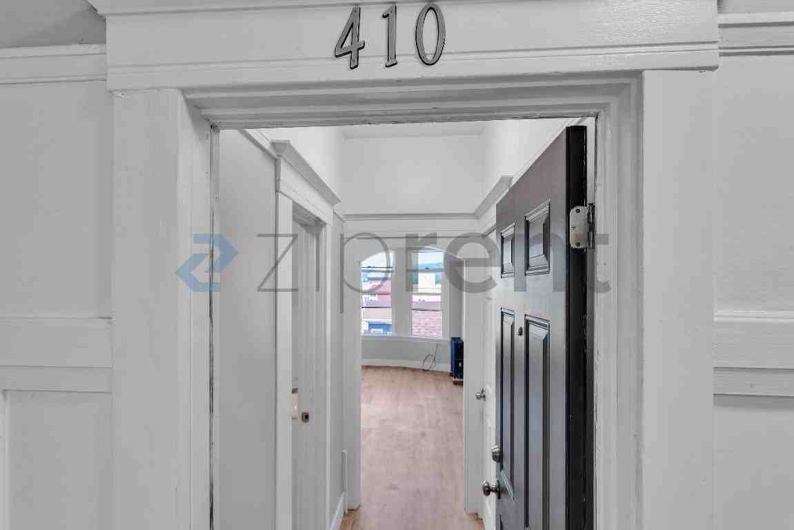 680 14th St #410 - Photo 7 of 22