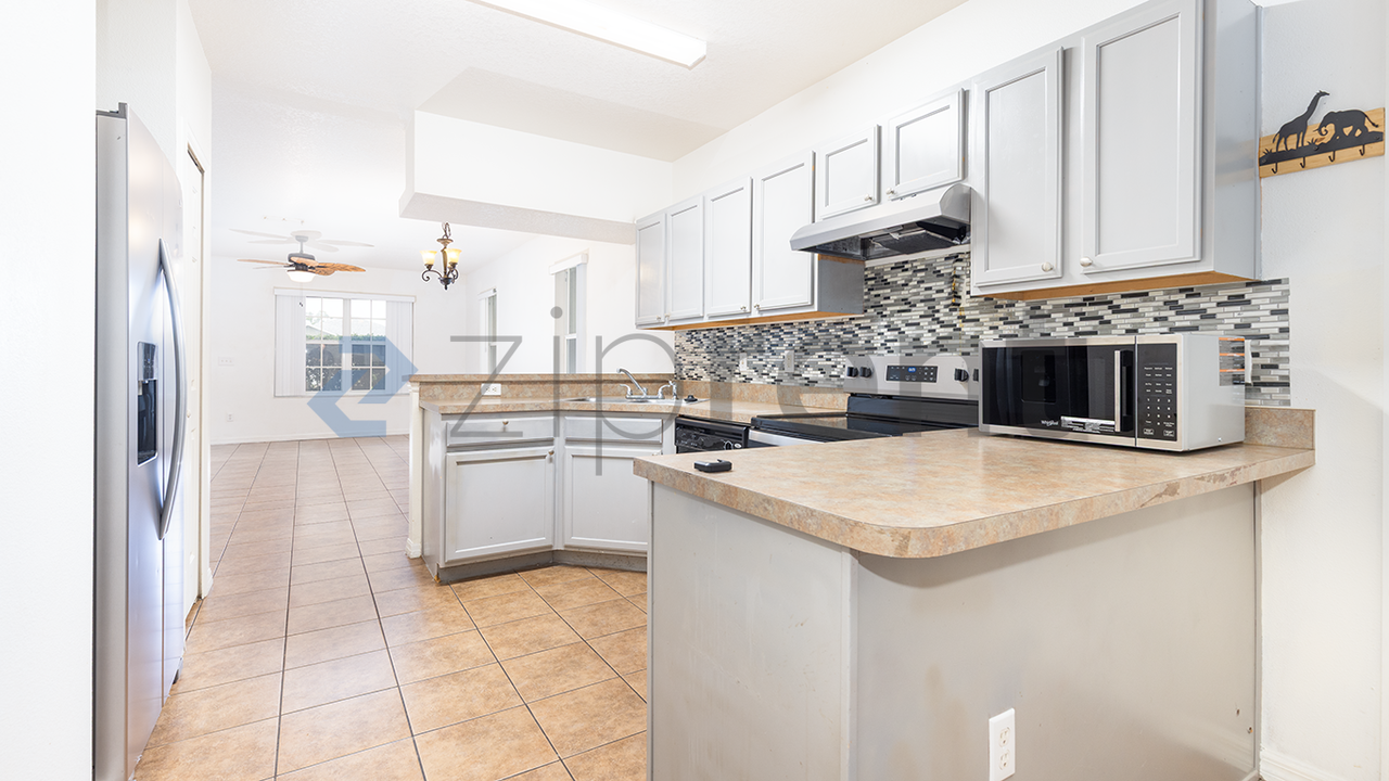 114 Parker Cove Ct - Photo 5 of 18