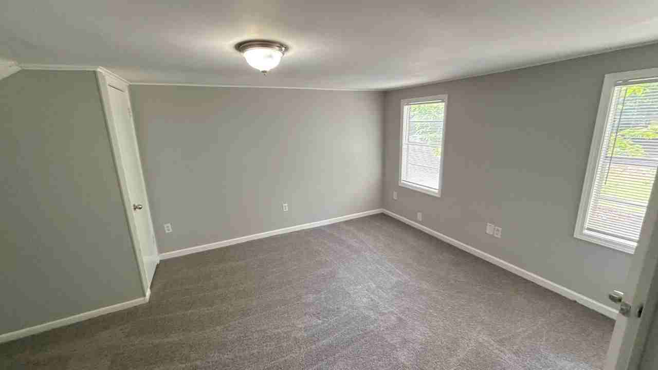 895 Mosby Rd - Photo 3 of 14