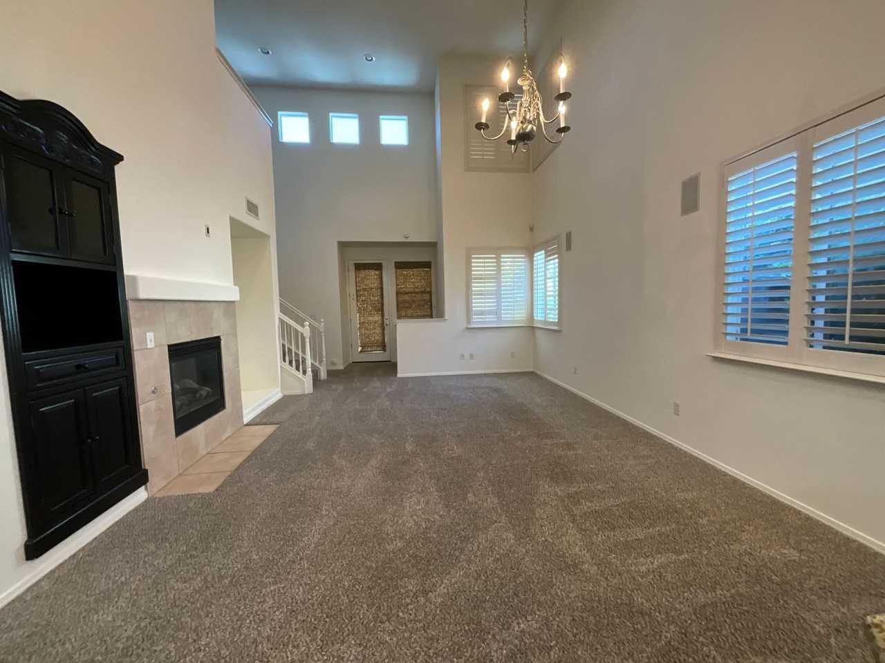 626 W Lisbon Ln - Photo 4 of 17