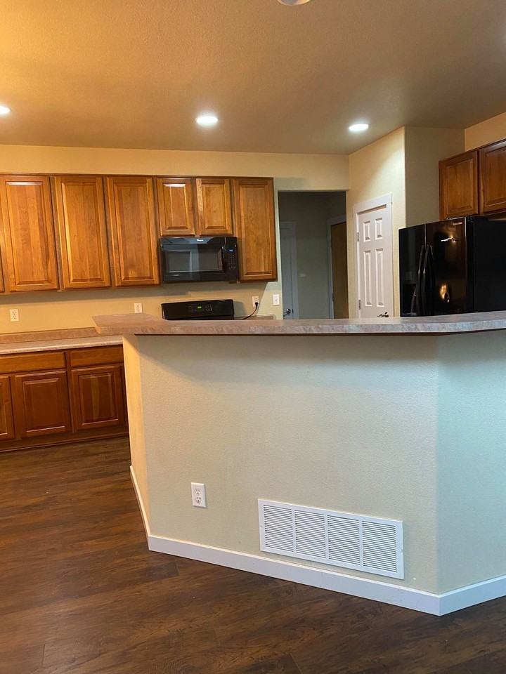 1861 Dewhirst Dr - Photo 4 of 27