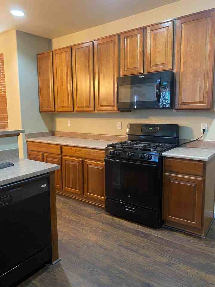 1861 Dewhirst Dr - Photo 7 of 27