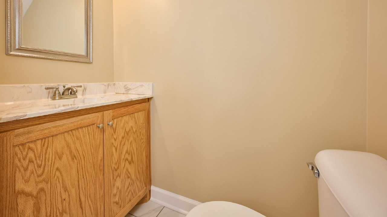 361 Crescent Dr Unit 5 - Photo 5 of 10