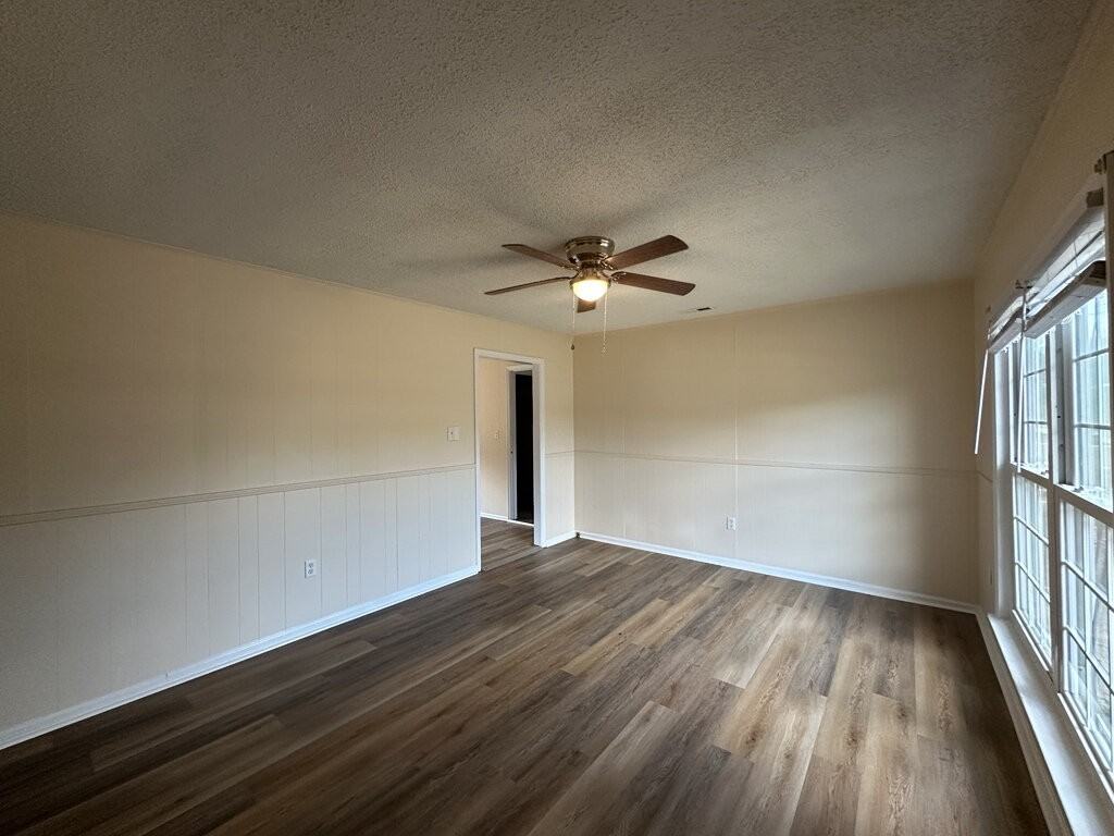 21 Crown Point Rd - Photo 2 of 13