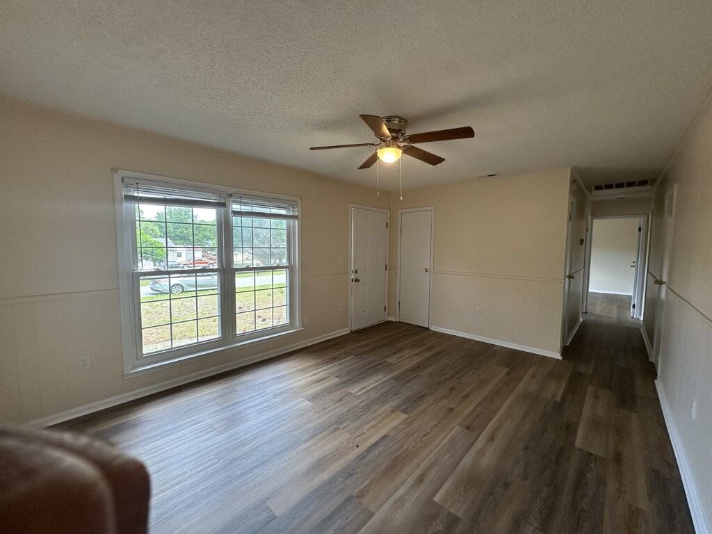 21 Crown Point Rd - Photo 3 of 13