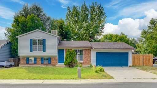 2425 Bowen St - Photo 2 of 38