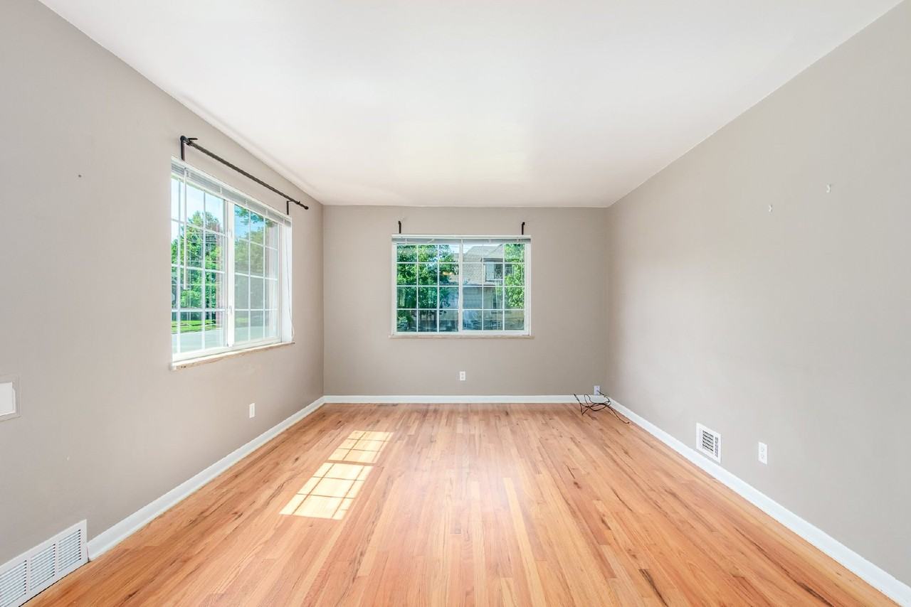 1385 S Grant St - Photo 3 of 28