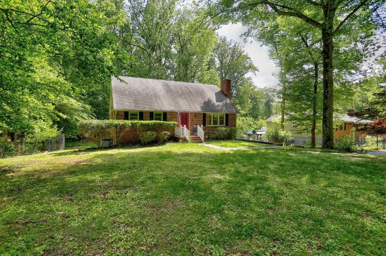 9710 Gwynn Park Dr - Photo 3 of 33