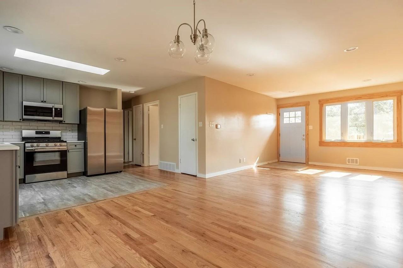 465 S 39th St - Photo 4 of 38