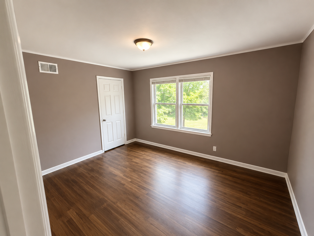 1382 Janis Dr - Photo 3 of 11