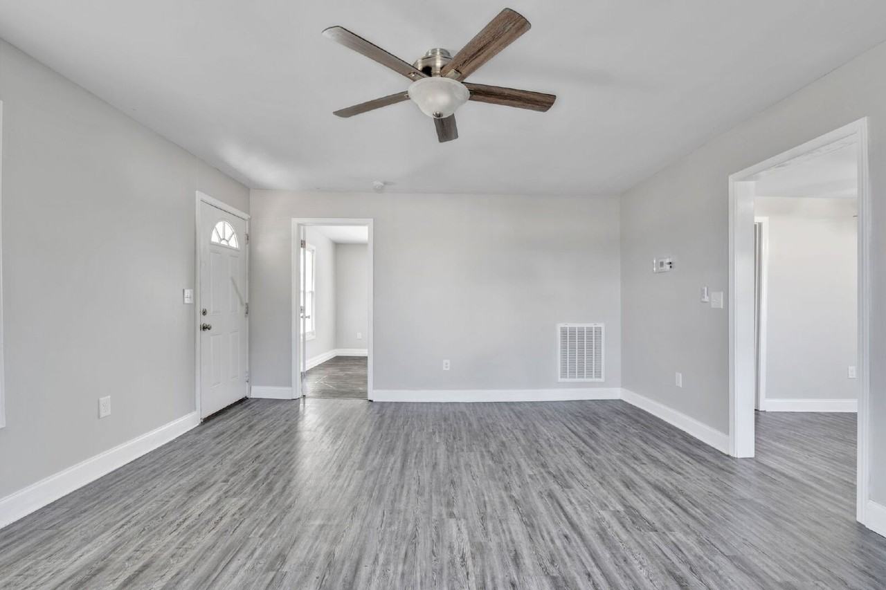 104 Lake Ave - Photo 6 of 35