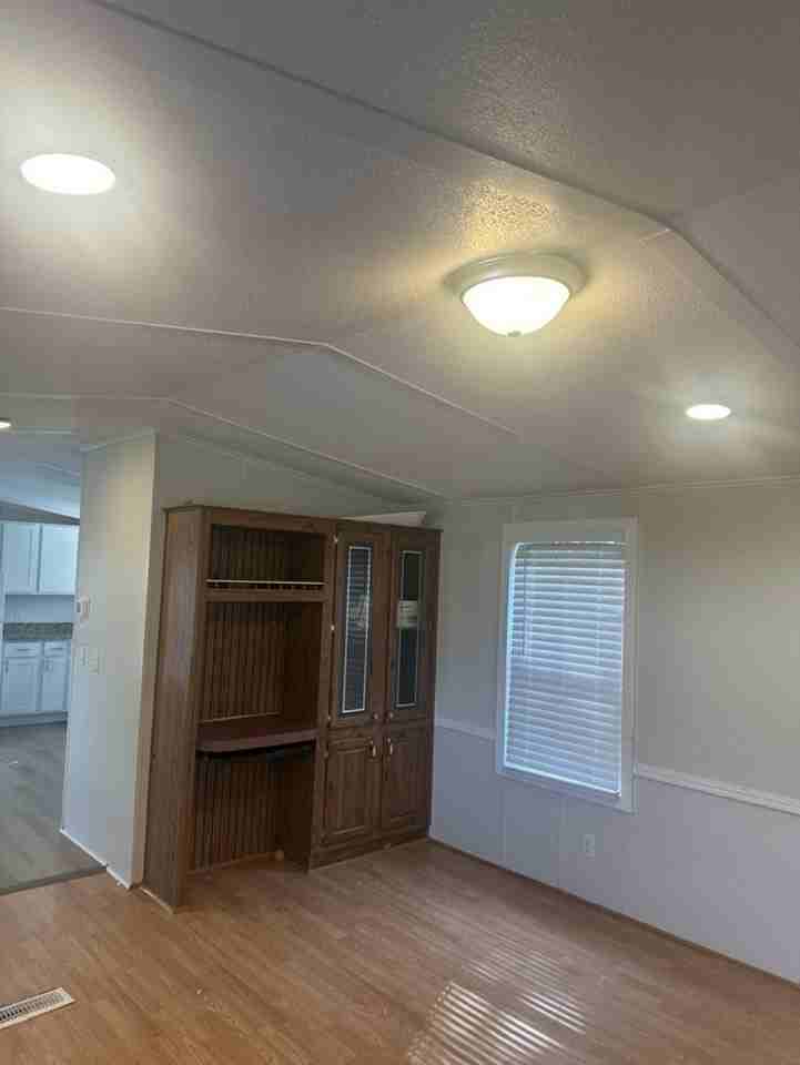 206 Friendly Cir - Photo 3 of 5