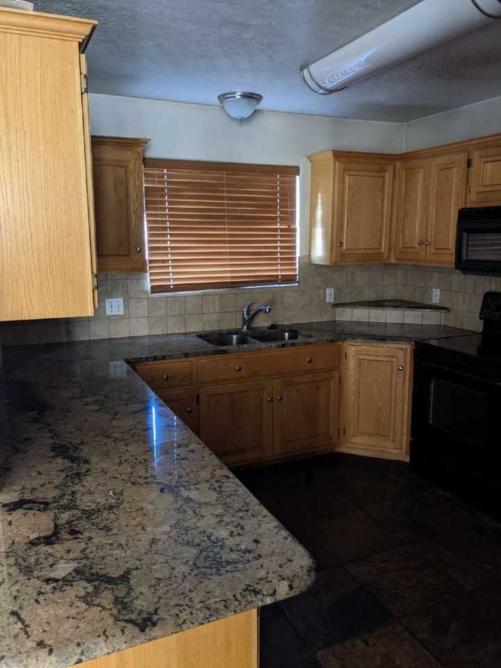 290 S 1200 E Apt 29 - Photo 5 of 50