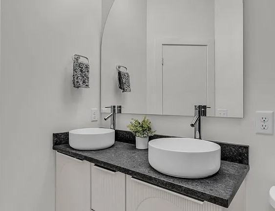 1130 E 14th St #108 - Photo 7 of 23
