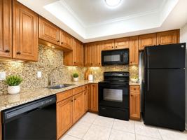 featured image of 2101 Ne 51st St
