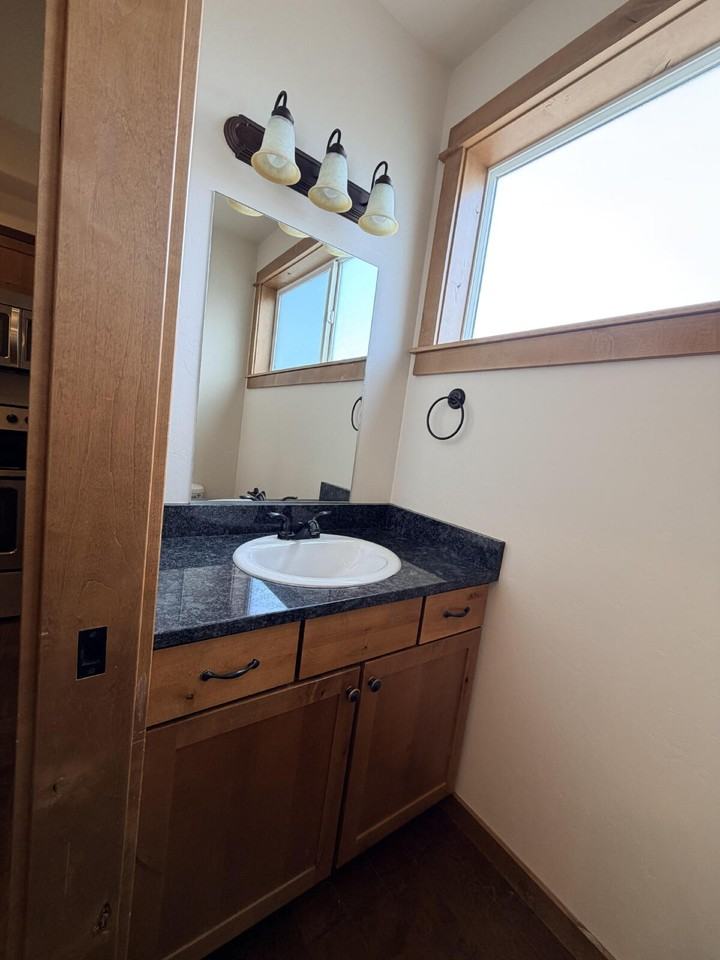 3237 N 27th Ave #D - Photo 7 of 25