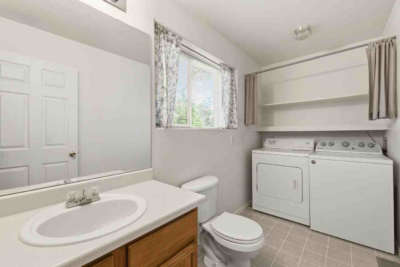 1225 S Zeno Cir - Photo 3 of 22