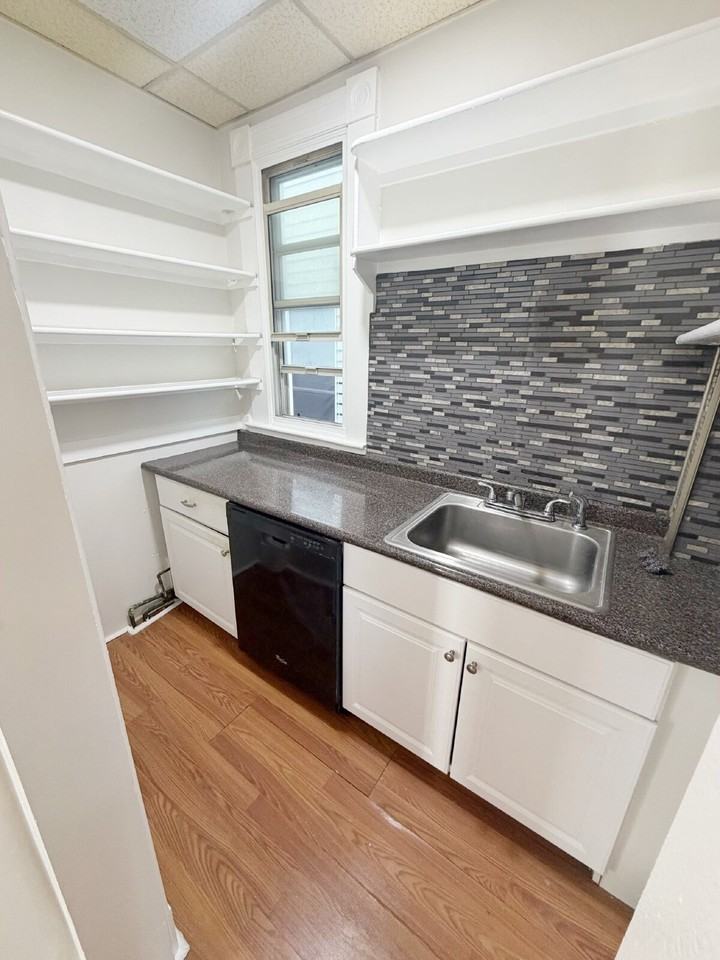 212 Lexington St #2 - Photo 2 of 10