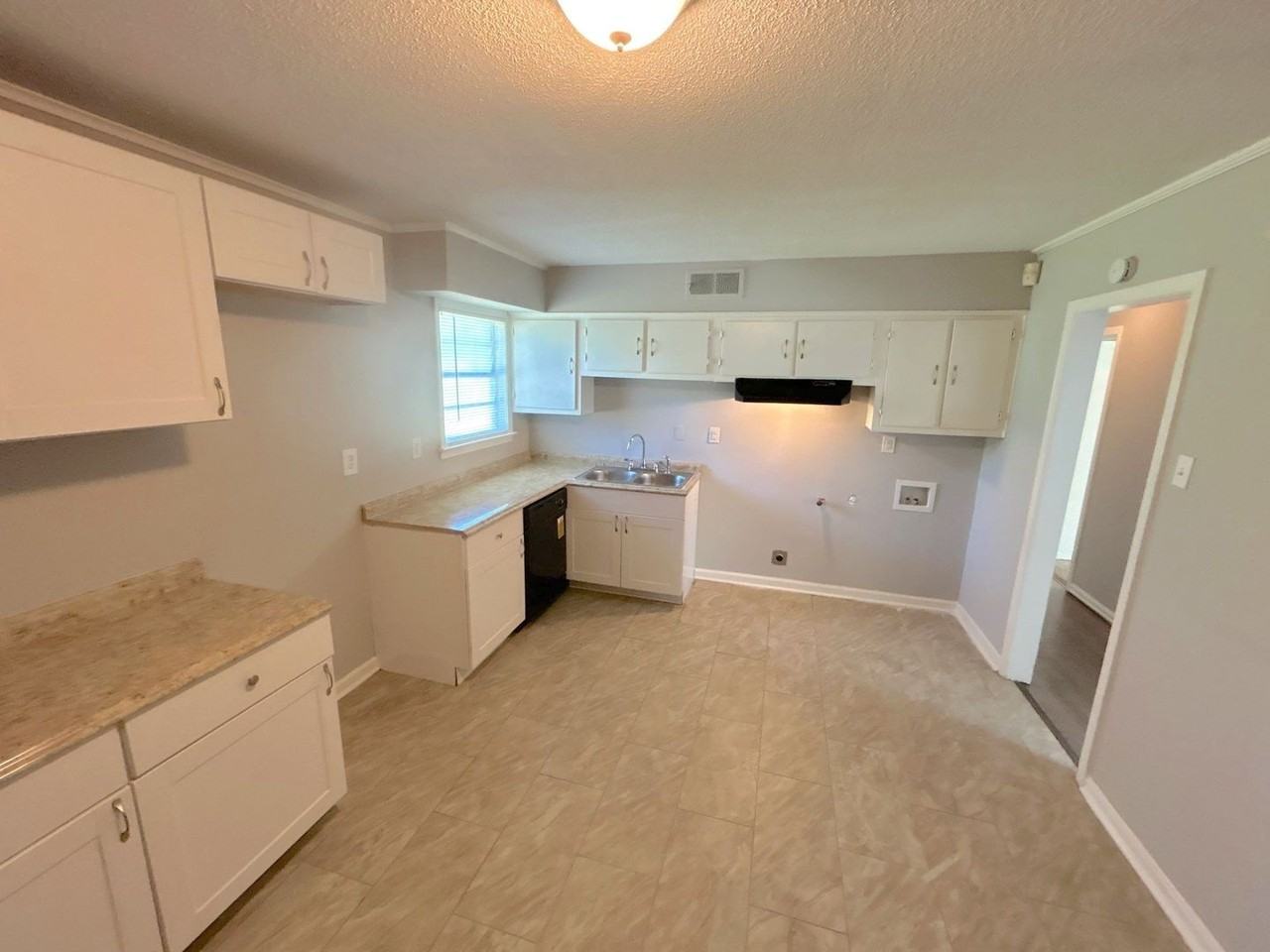 4811 Bradford Dr - Photo 2 of 12