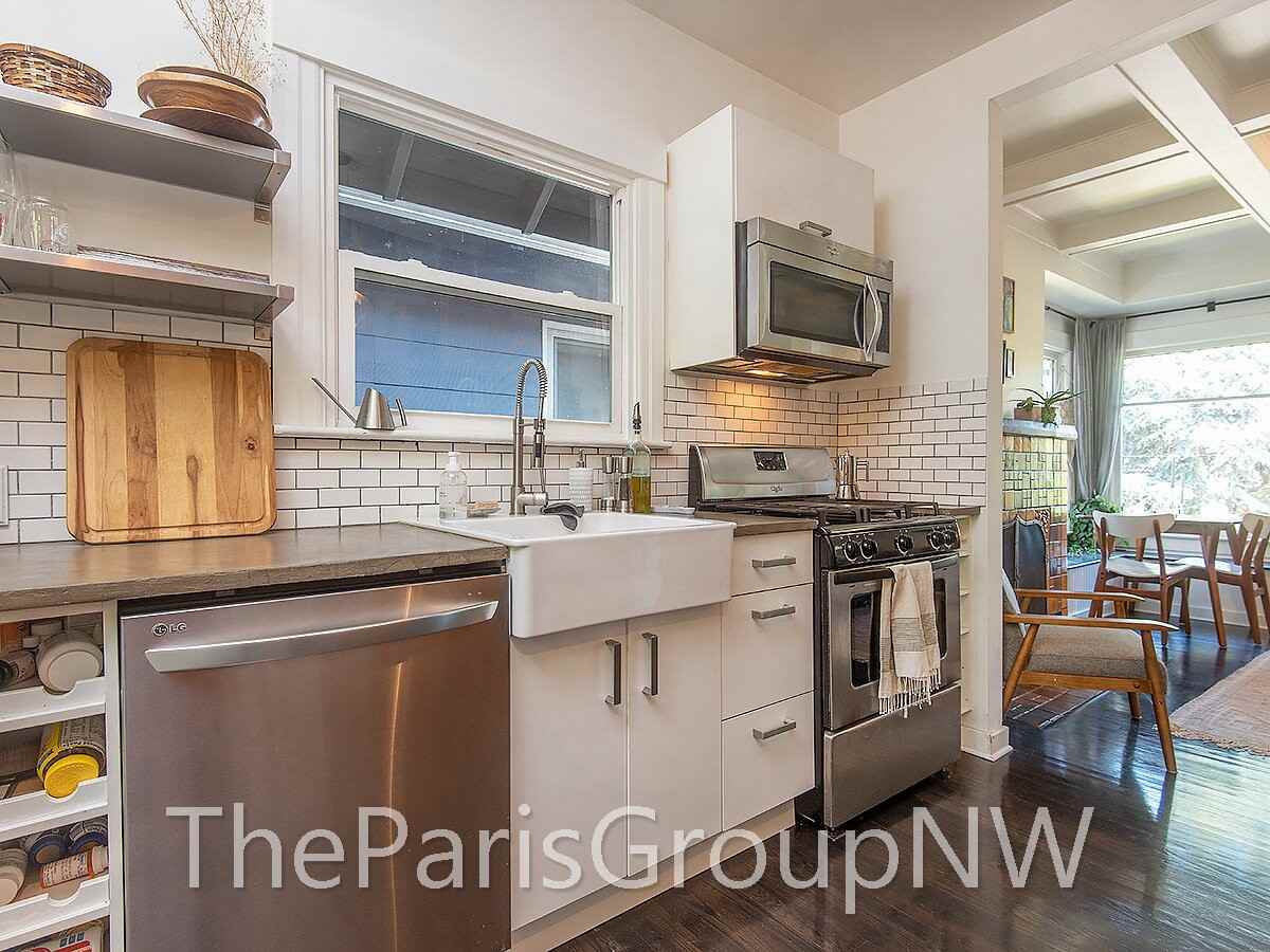 161 Fulton St - Photo 3 of 35