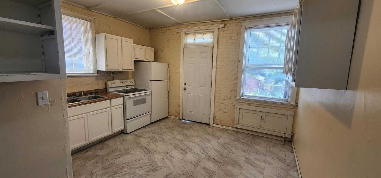 3700 Bates St ## 1f - Photo 5 of 6