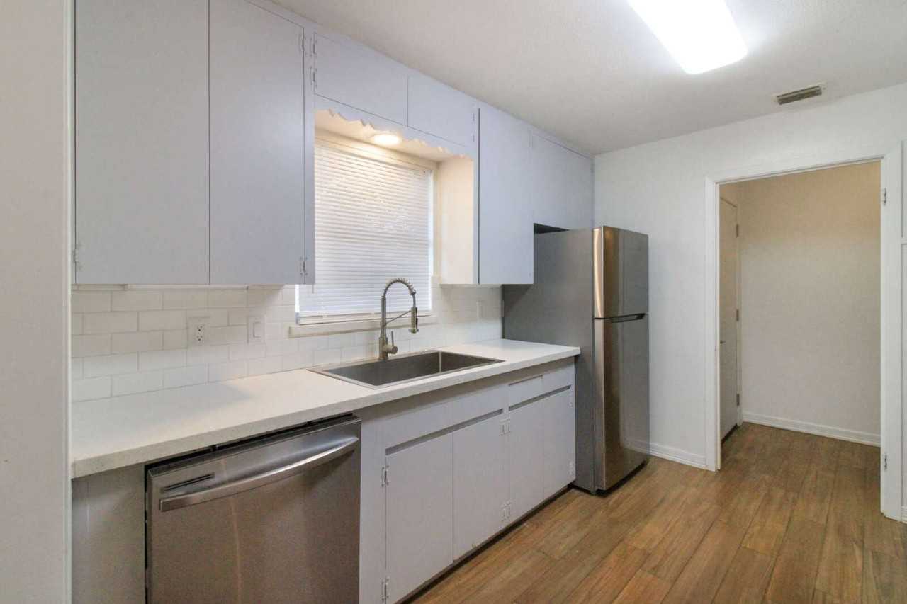 609 Walnut Ave - Photo 2 of 15