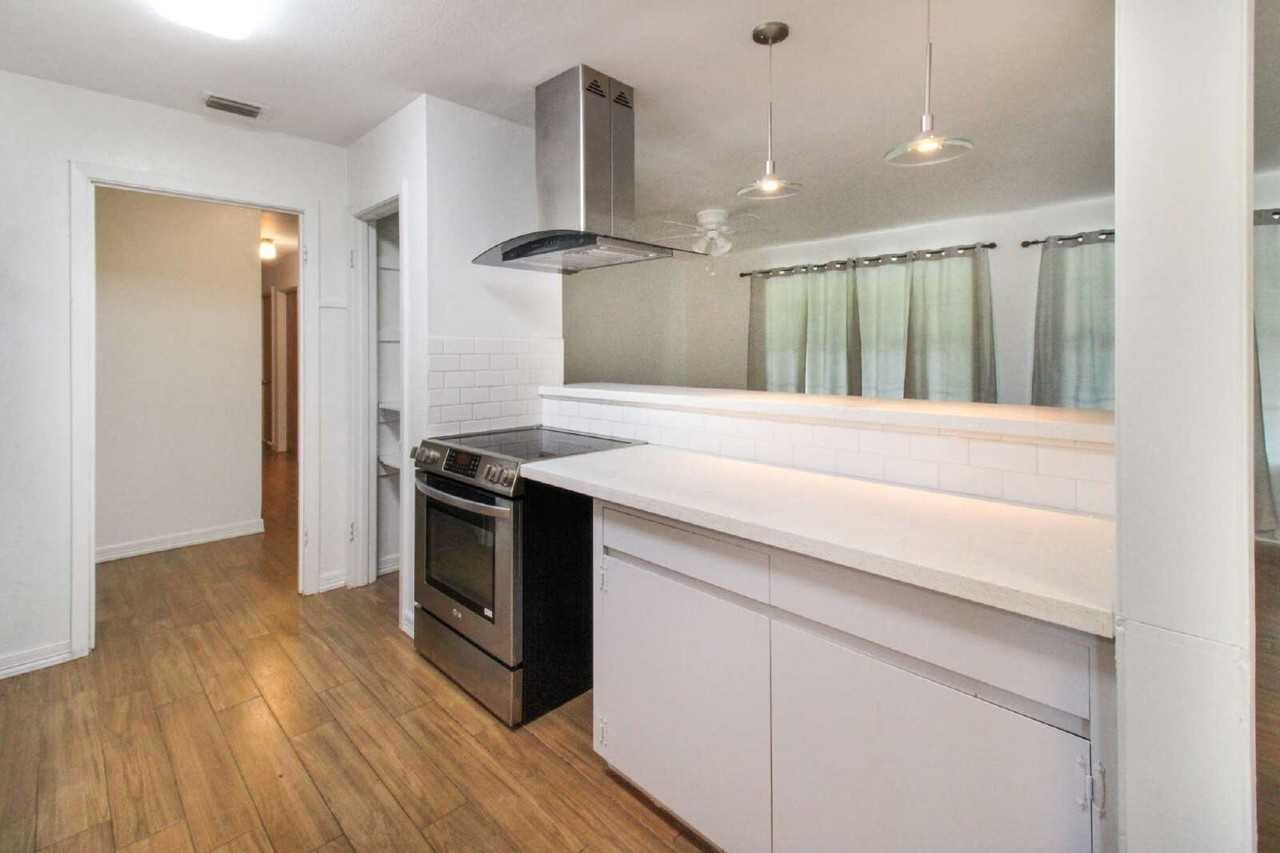 609 Walnut Ave - Photo 3 of 15