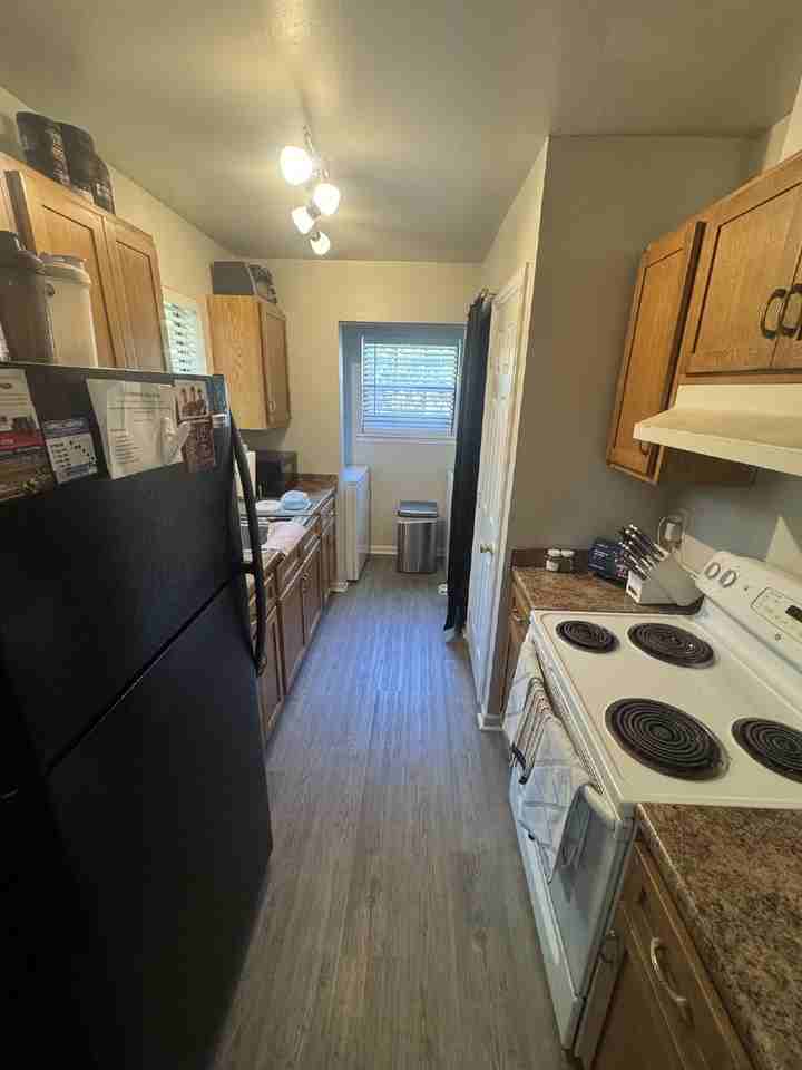 1946 Holton St - Photo 5 of 5