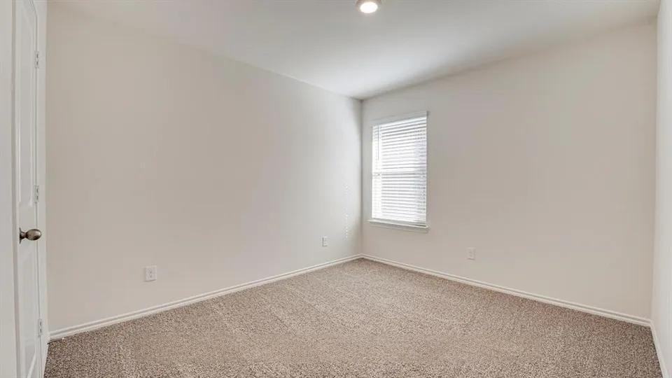 1014 Amistad Loop - Photo 2 of 8