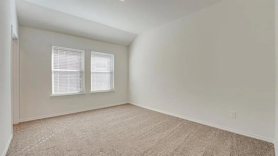 1014 Amistad Loop - Photo 4 of 8