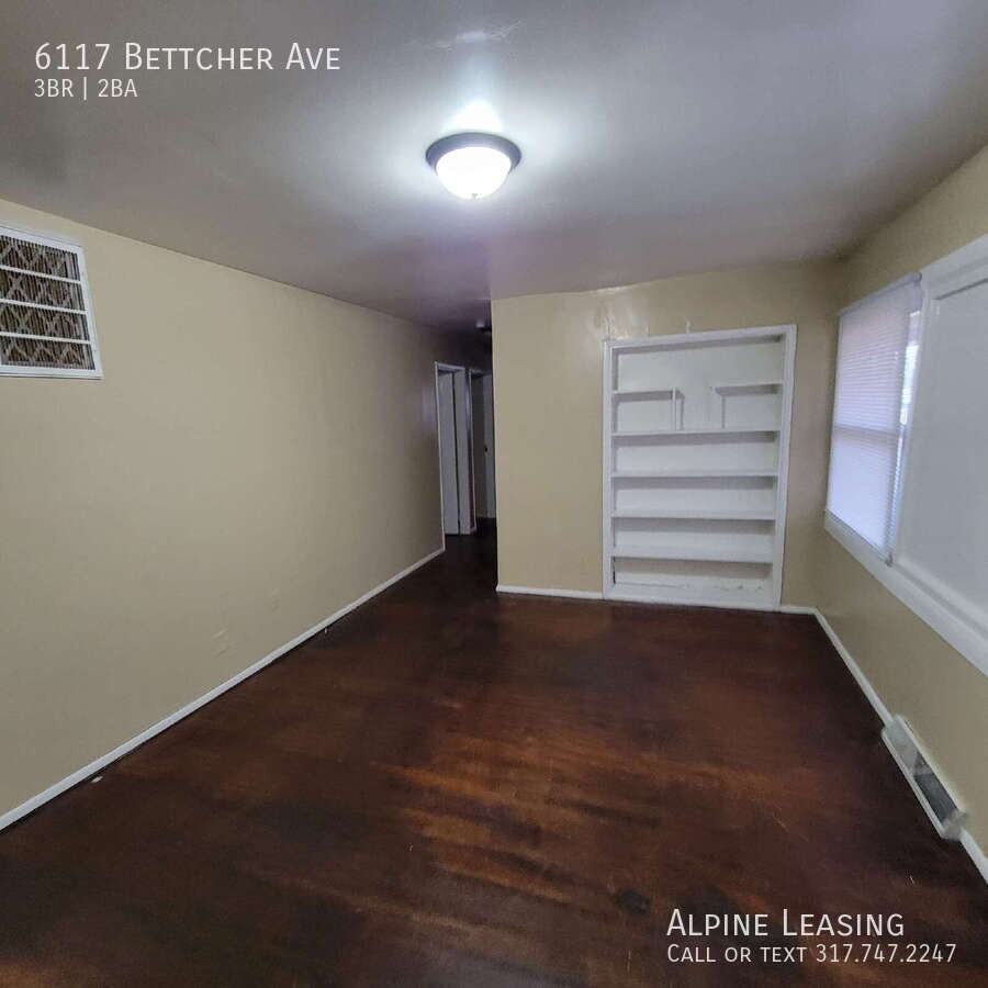 6117 Bettcher Ave - Photo 3 of 4