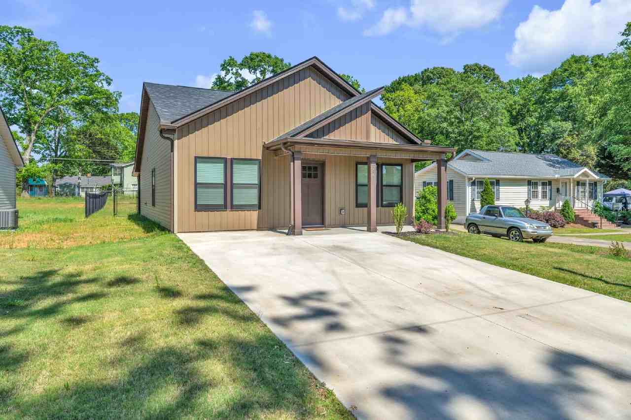 2316 Wellington Rd - Photo 3 of 24