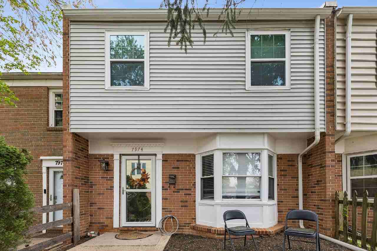 7974 Community Dr - Photo 2 of 27